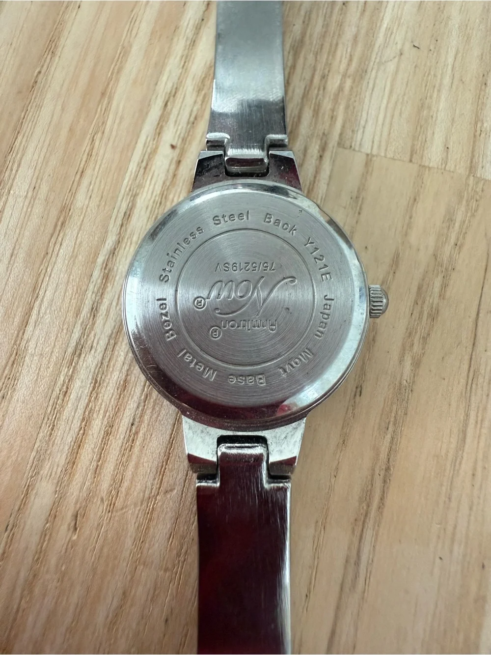 Armitron Now ladies silver tone watch NEW BATTERY
